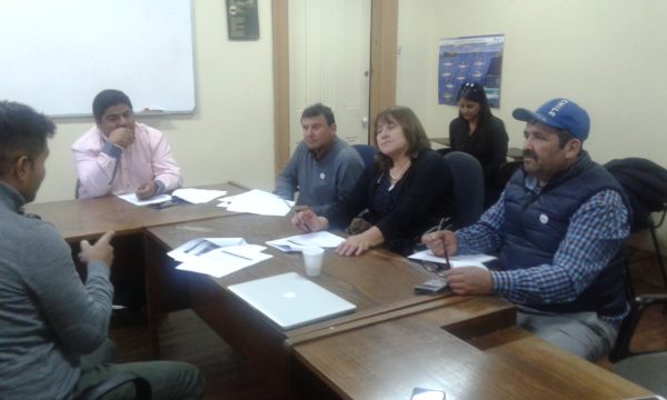 UNAB valida módulos de formación para la pesca artesanal con dirigentes de Conapach   