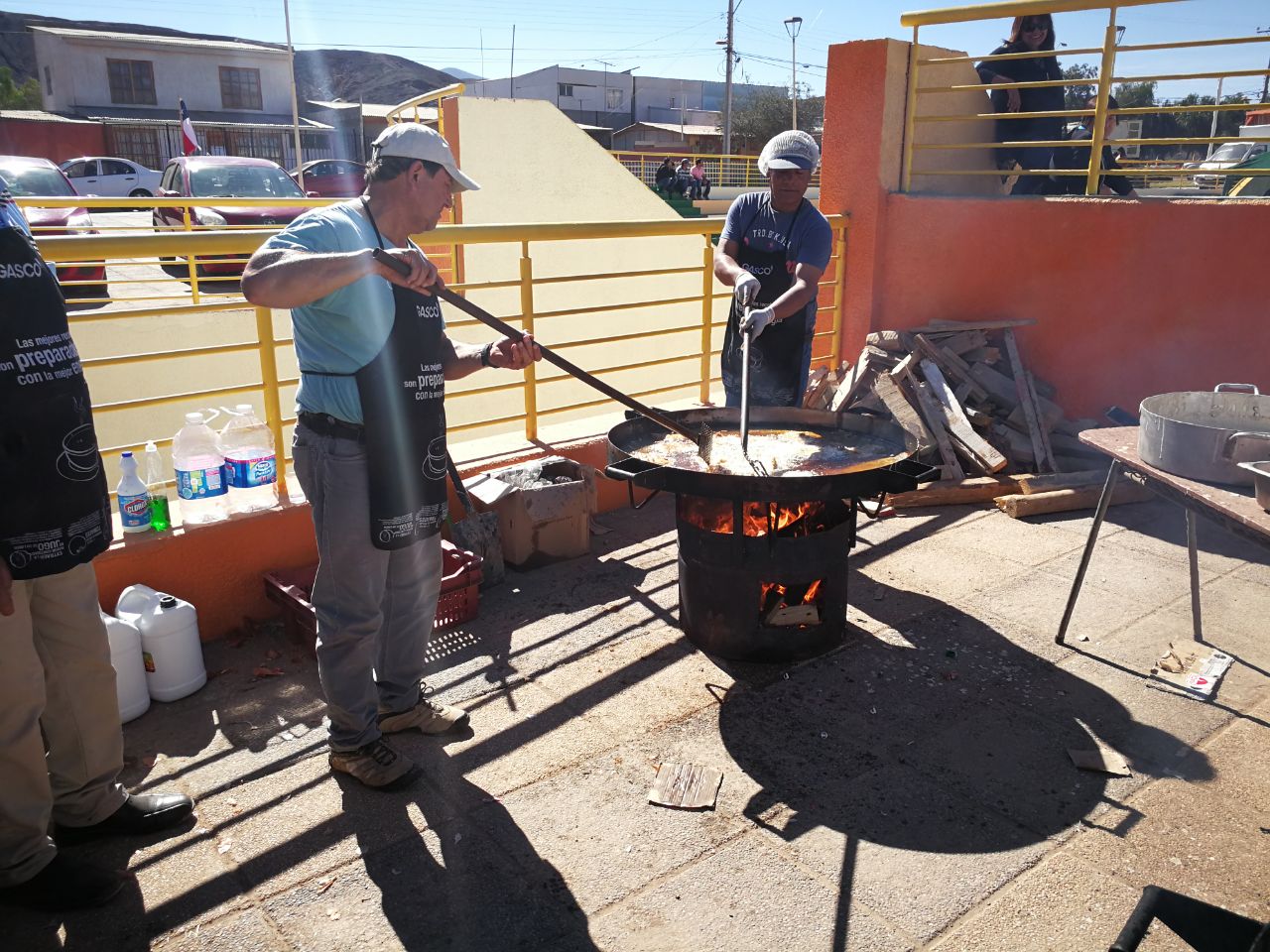 Pescadores de Caldera realizaron fritanga de pescado en ayuda a los damnificados de Diego de Almagro