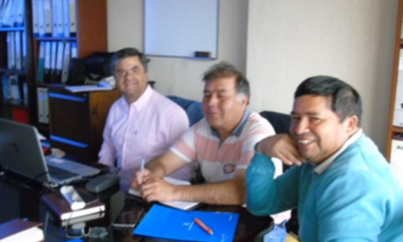 Federación de pescadores artesanales de Hualaihue fortalece la gestión de sus unidades de negocios y la administración del Puerto de Pichicolo