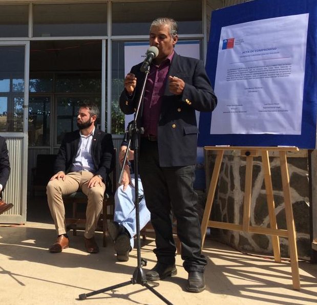 Pescadores de Pichilemu celebran entrega de concesión extendida de casa del pescador