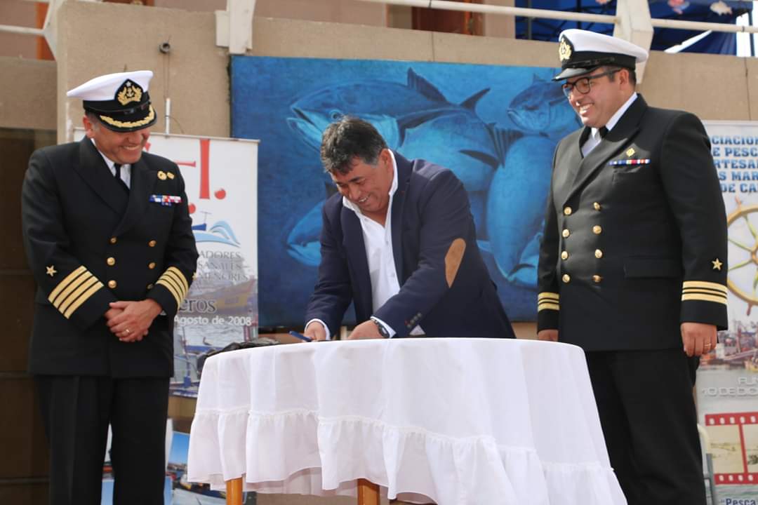 Pescadores celebran recepción de la concesión marítima del puerto pesquero de Caldera﻿