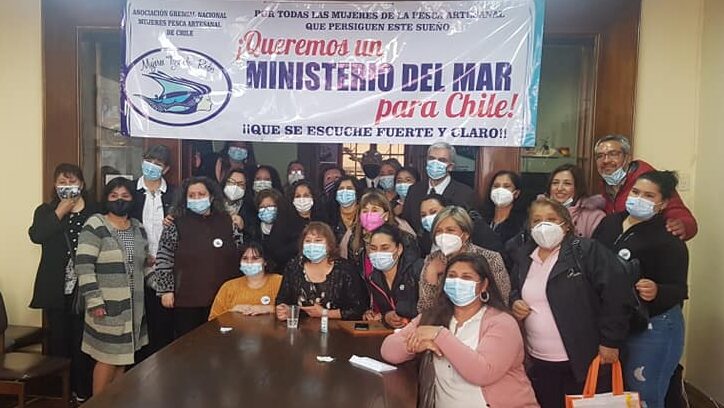 Con la consigna “Un Ministerio del Mar para Chile” se constituyó legalmente la A.G. Nacional Mujeres de la pesca “Tejiendo Redes”