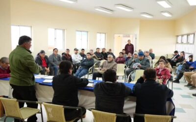 Pescadores pelágicos de Atacama se reúnen con autoridades para definir acciones para contrarrestar los efectos del fenómeno del niño